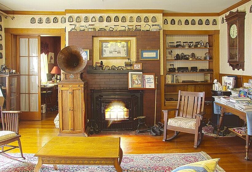 Old Iron Inn Bed And Breakfast