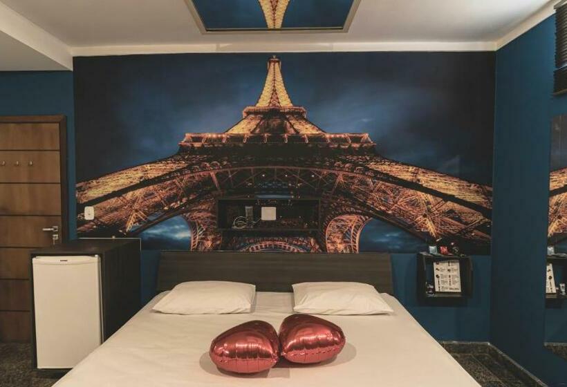 Paris Motel
