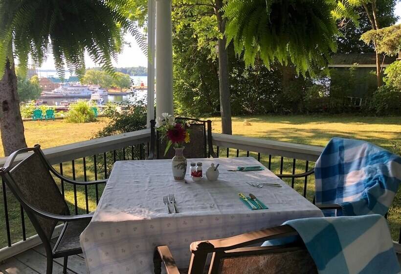 住宿加早餐  Waterside Inn