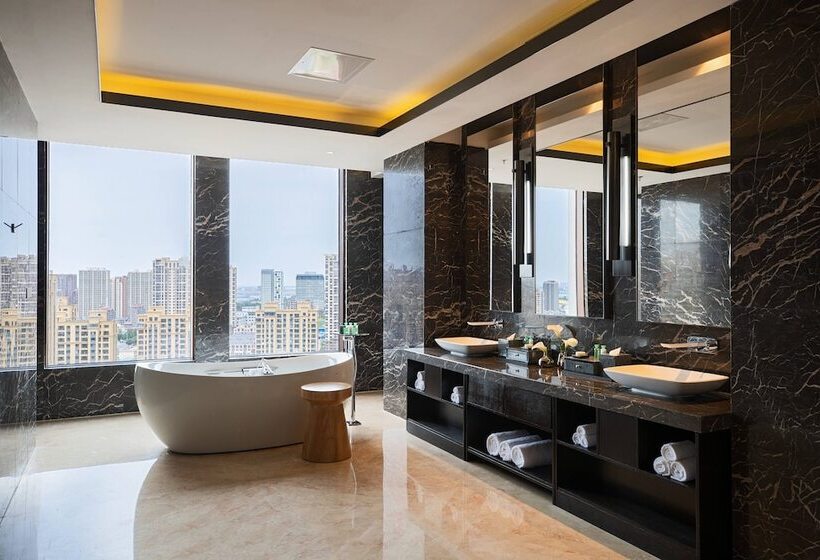 فندق Renaissance Shenyang West
