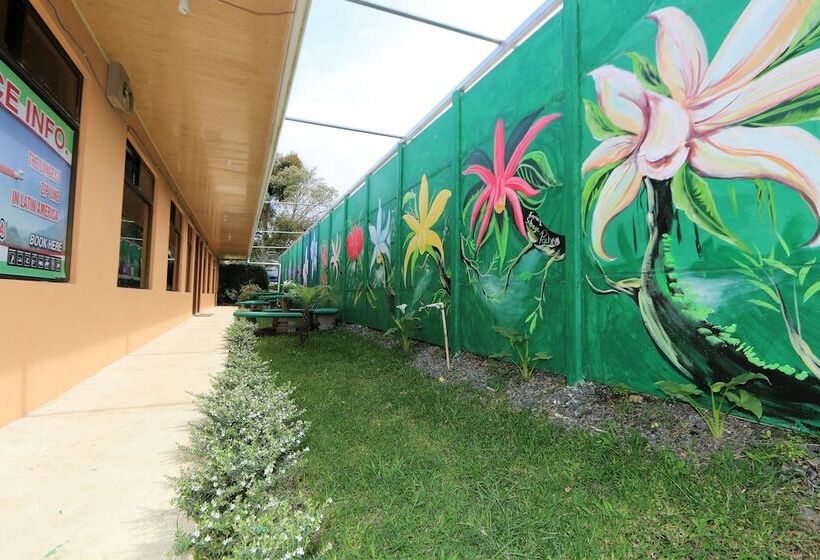 تختخواب و صبحانه Hostel Cattleya   Monteverde, Costa Rica