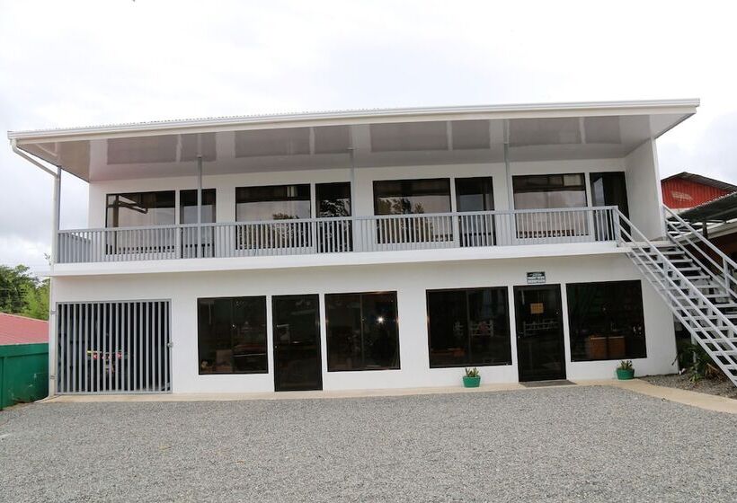 تختخواب و صبحانه Hostel Cattleya   Monteverde, Costa Rica
