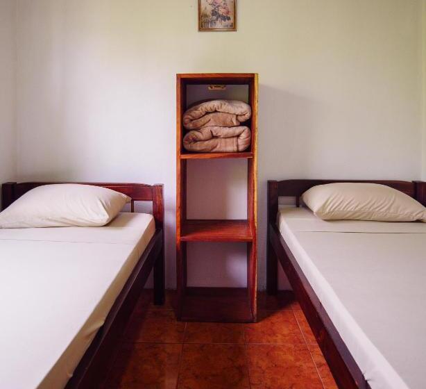 تختخواب و صبحانه Hostel Cattleya   Monteverde, Costa Rica
