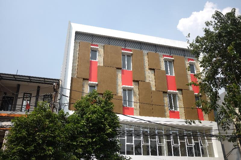 Пансион Reddoorz Plus Near Mall Ciputra Jakarta
