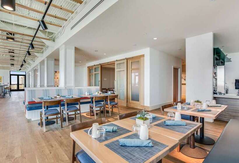 هتل The Lodge At Gulf State Park, A Hilton