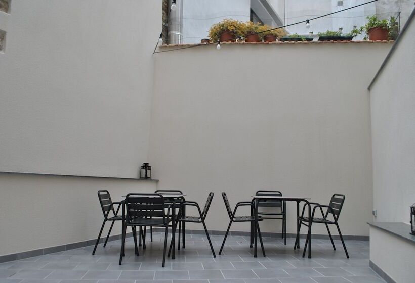 בית מלון כפרי Hostal Universitat