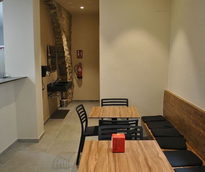 בית מלון כפרי Hostal Universitat