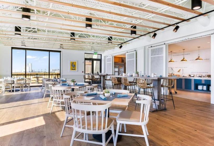 هتل The Lodge At Gulf State Park, A Hilton