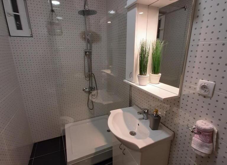 پانسیون Anamari Loft Rooms