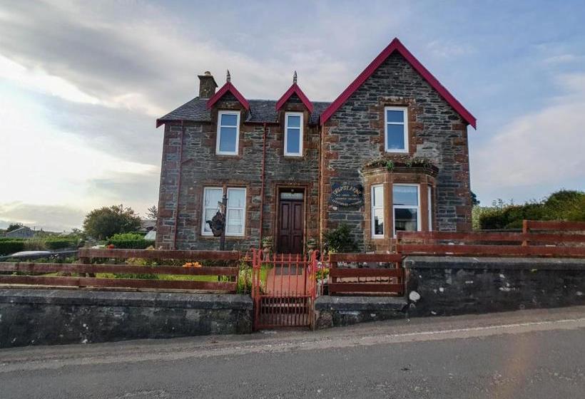 بنسيون Drumfearne Guesthouse & Tearoom