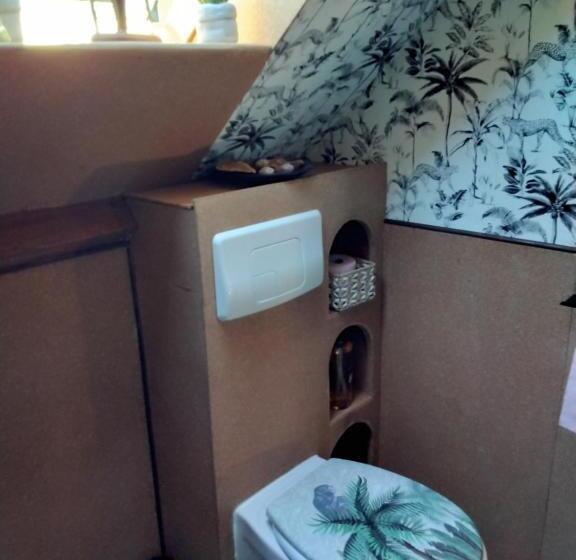 مبيت وإفطار O Tour Du Monde