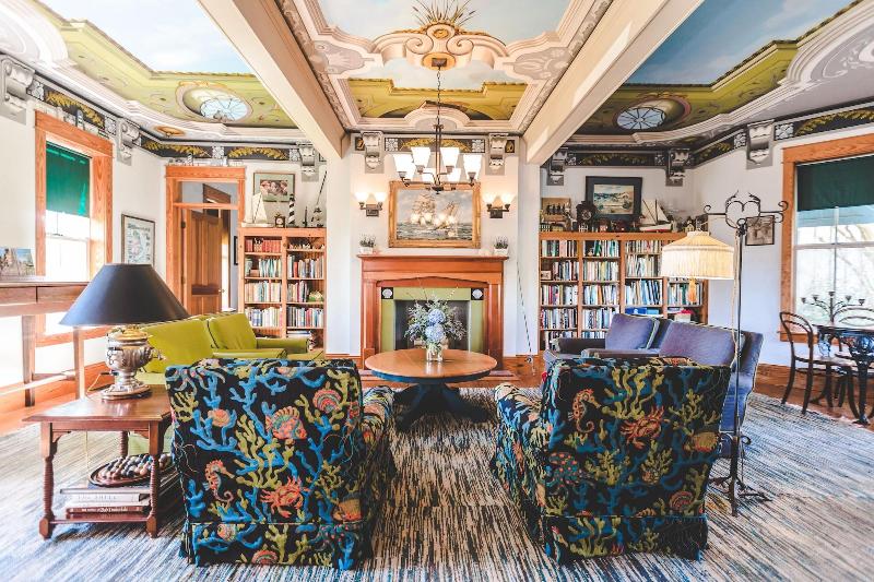 تختخواب و صبحانه Roanoke Island Inn