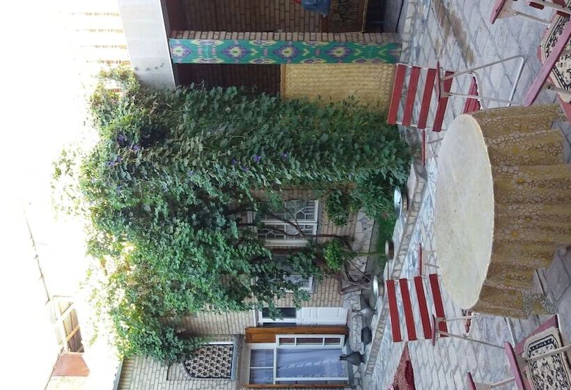 פנסיון Umarxon