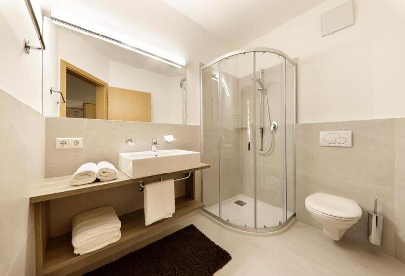 هتل Das Mitterplarser