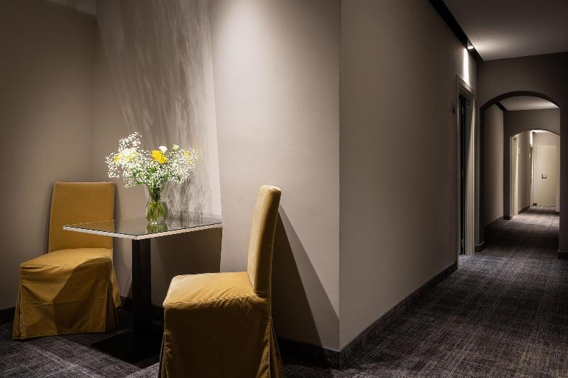 هتل Hnn Luxury Suites