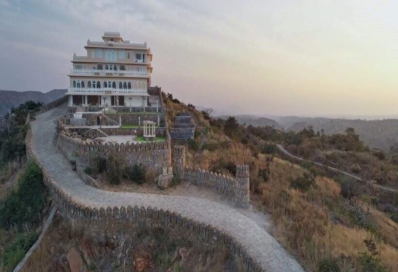 فندق Fateh Safari Suites By Fateh Collection