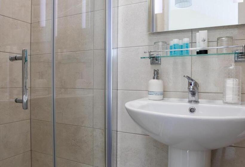 פנסיון The Waterfront