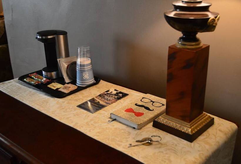 تختخواب و صبحانه 300 Clifton