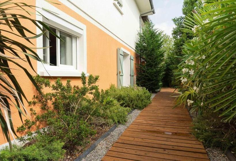 مبيت وإفطار Villa Chaleemar