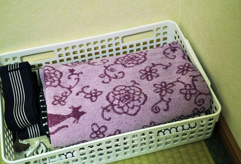 פנסיון Guest House Hide