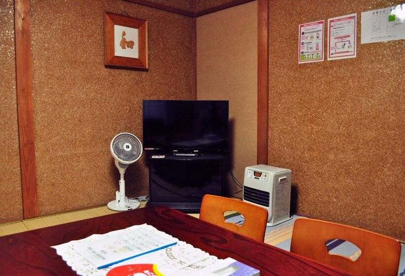 פנסיון Guest House Hide