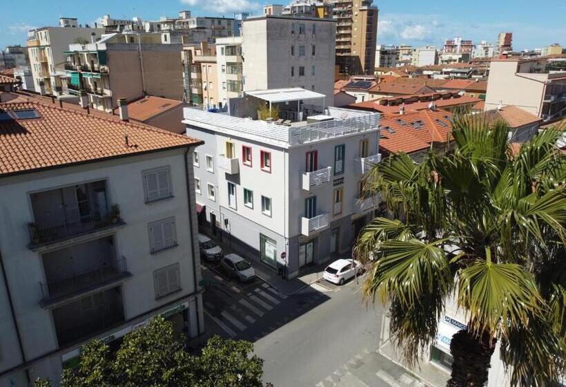 تختخواب و صبحانه Marconi 1935