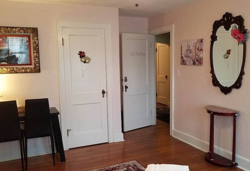 צימר Natalie House   Boston