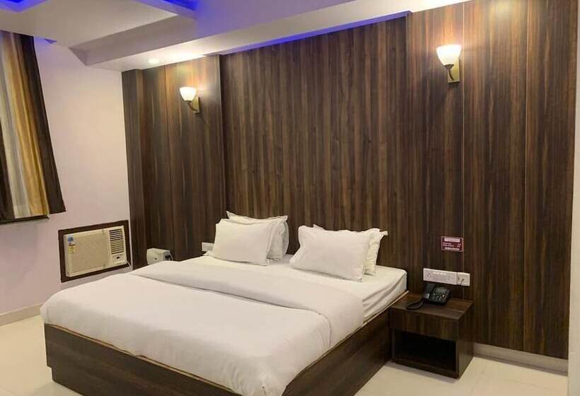 فندق The Ravindram