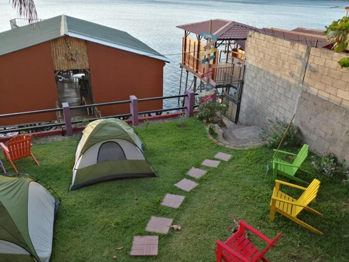 پانسیون Captain Morgan Hostel Lake Coatepeque
