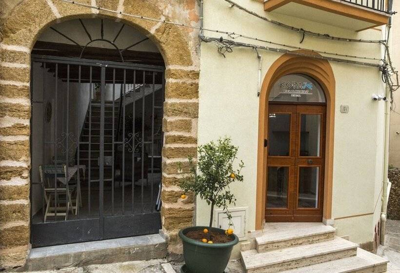 تختخواب و صبحانه Coraje Room & Breakfast