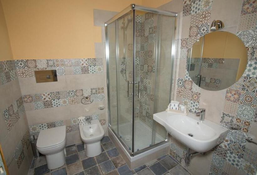 تختخواب و صبحانه Coraje Room & Breakfast