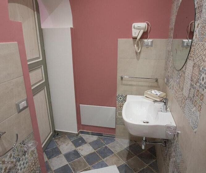 تختخواب و صبحانه Coraje Room & Breakfast