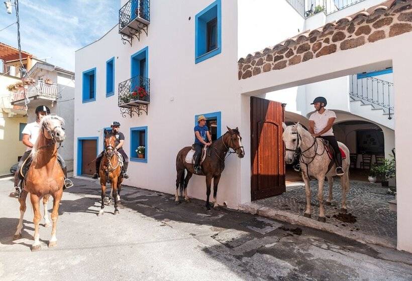 Hotel Ghivine Albergo Diffuso