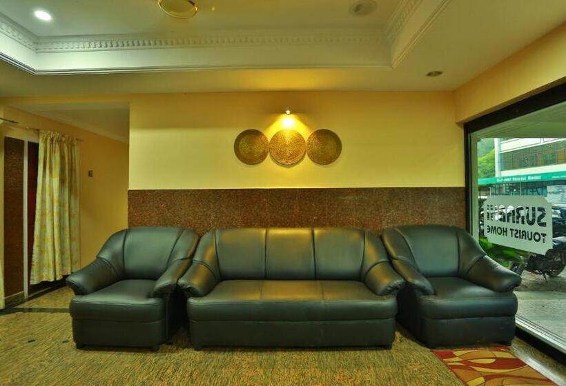 فندق Surabhi Suites