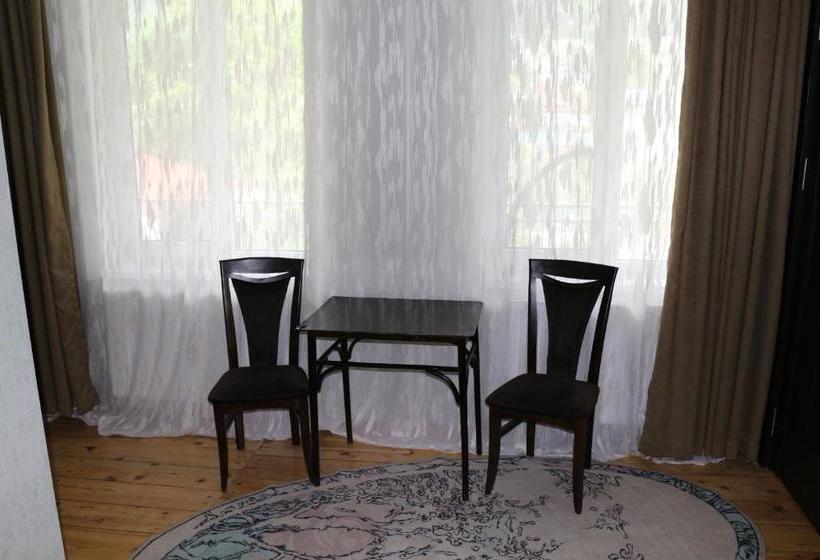 پانسیون Guesthouse Suja