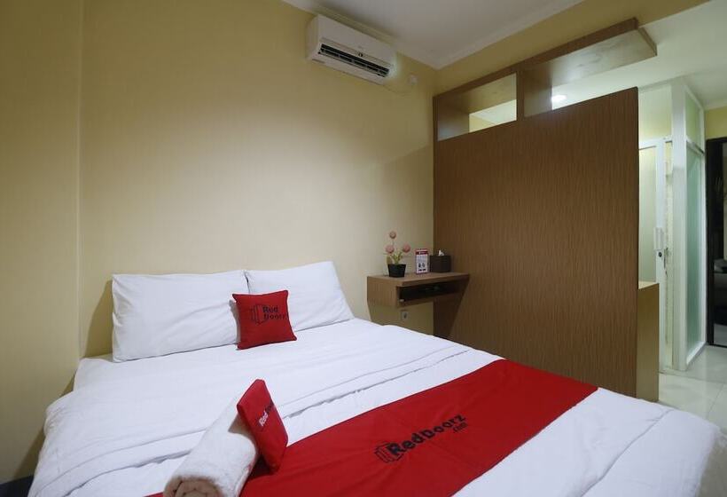 پانسیون Reddoorz Near Itc Cempaka Mas
