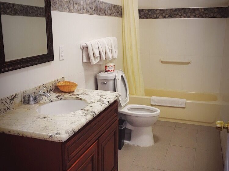 فندق صغير Norwalk Inn & Suites