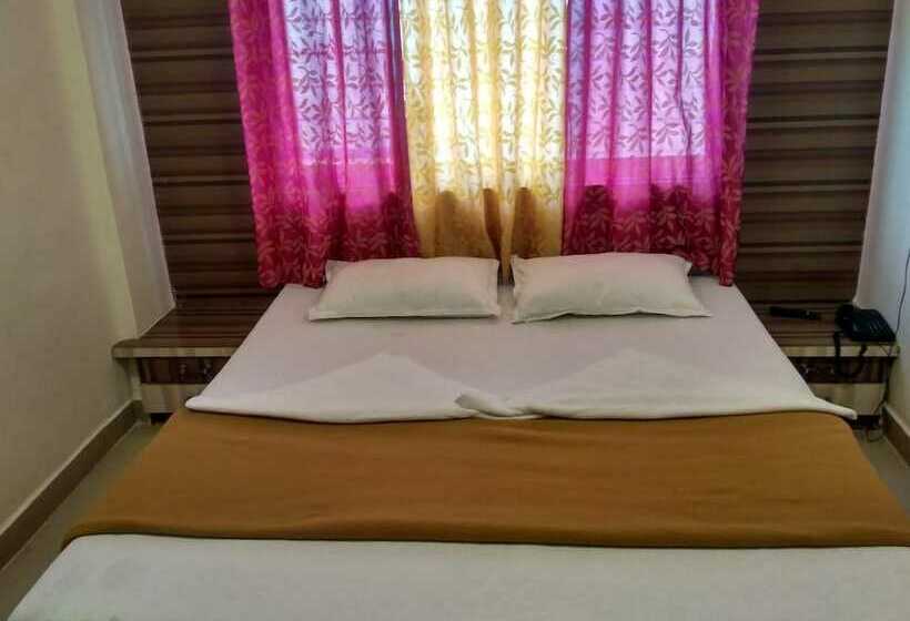 Hotel Silver Palm