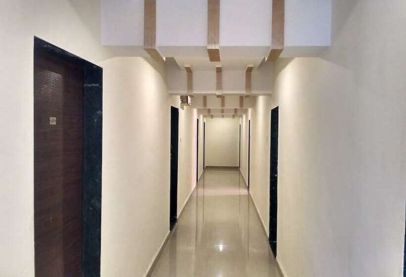 Hotel Silver Palm
