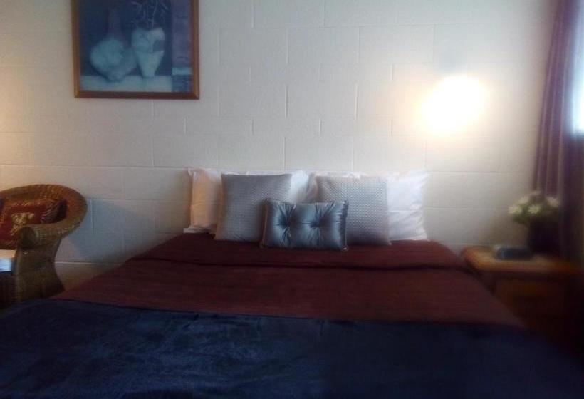 پانسیون Redwood Lodge Motel
