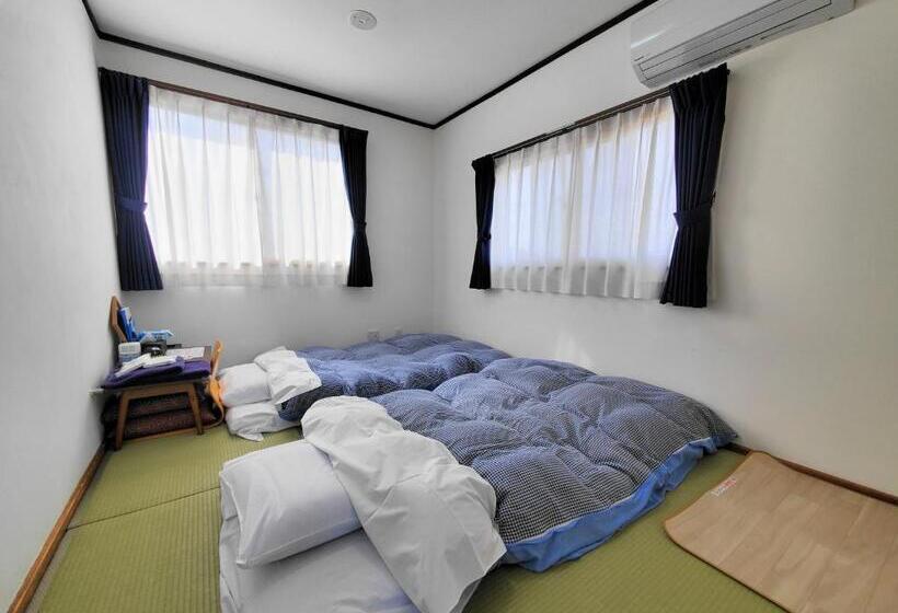 بنسيون Tetsu No Ya Guesthouse For Railfans