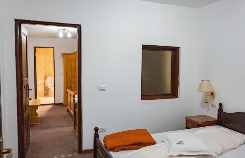 هتل Pastravaria Ursu