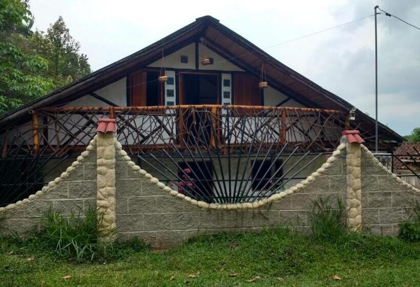 هاستل Casa Annunakis