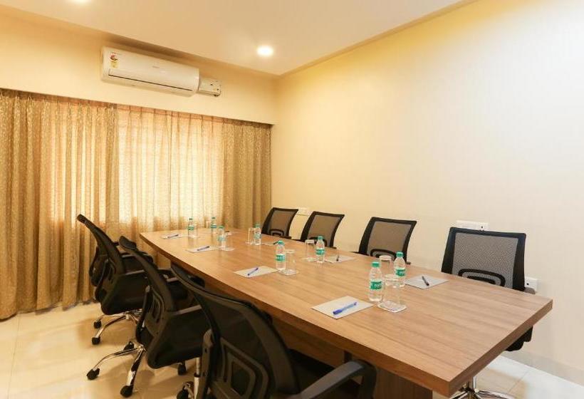 בית מלון כפרי Treebo Trend Nayath Residency