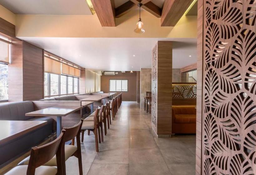 בית מלון כפרי Treebo Trend Nayath Residency