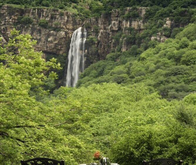 مبيت وإفطار Fateh S Retreat, Homestay