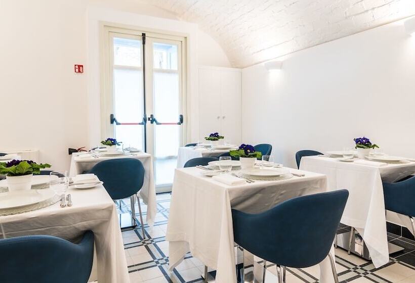 هتل Cafe Bleu Relais