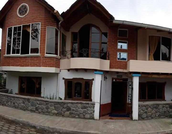 پانسیون Hostal Casa Cultural Mindo