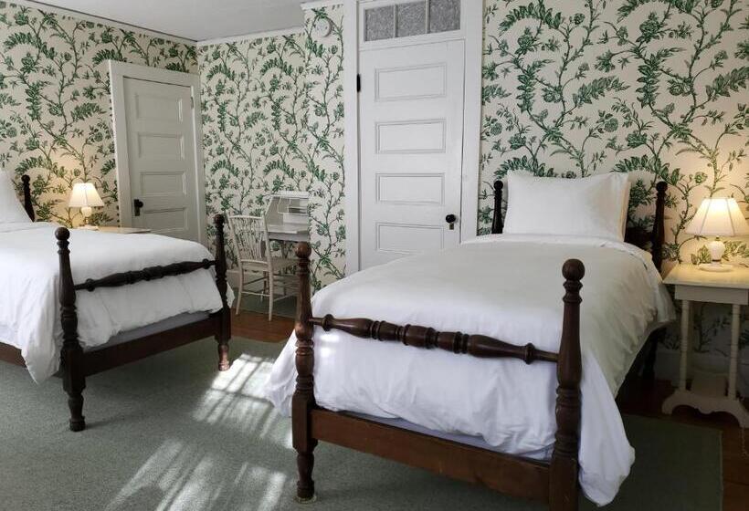 فندق صغير Harbourside Inn