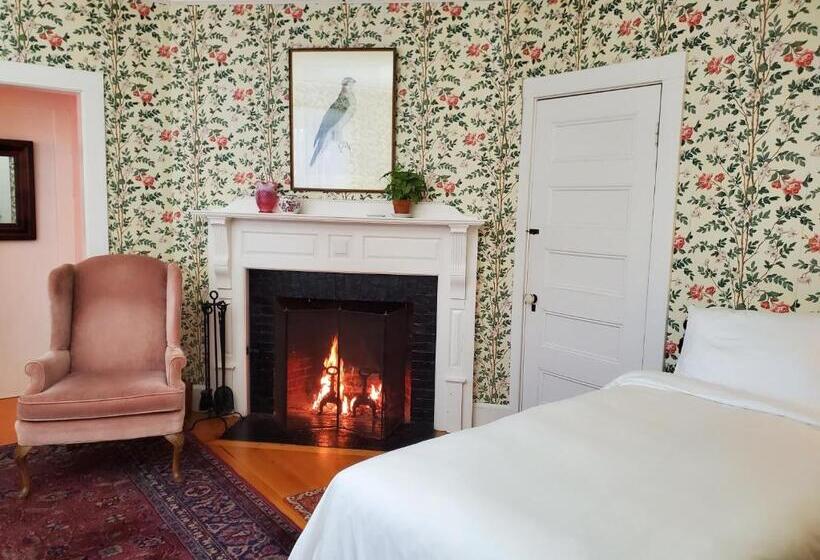 فندق صغير Harbourside Inn